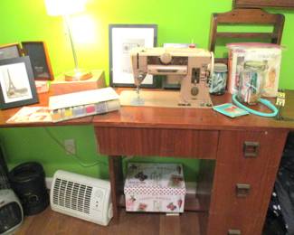 Vintage Singer Sewing Machine