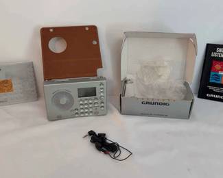 Grundig World Receiver G2000A Radio