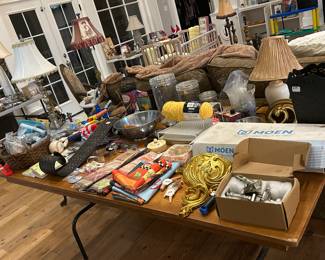 Lots of miscellaneous home interior items