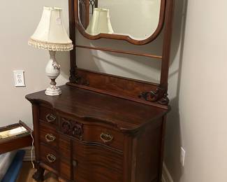 Antique dressing chest with mirror