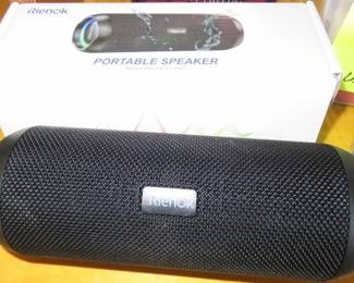 Rienok Portable Speaker
