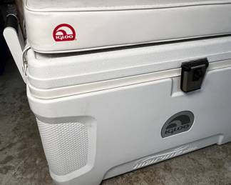 Igloo ice chest with padded seat cushion