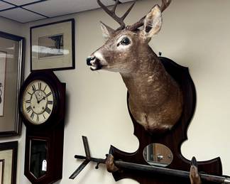 Vintage Whitetail Mount Gun Rack
