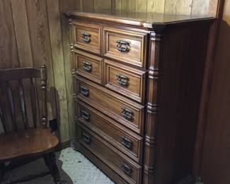 Chest of drawers