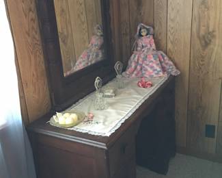 Vintage dresser 