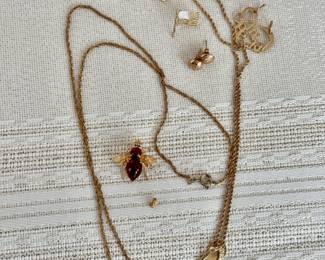 14k pins, chains +