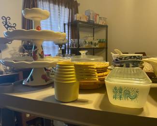 Tupperware, party lite, pyrex