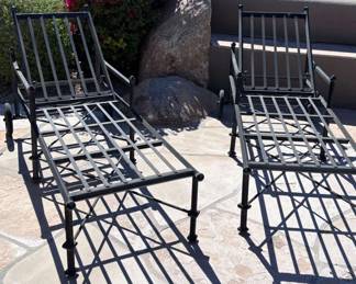  Metal Loungers
