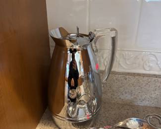 Thermos brand hot pit w/lucite handle (new)