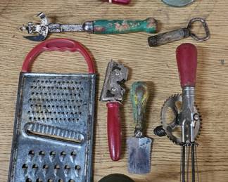 VINTAGE KITCHEN TOOLS / UTENSILS