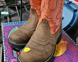 BOOTS