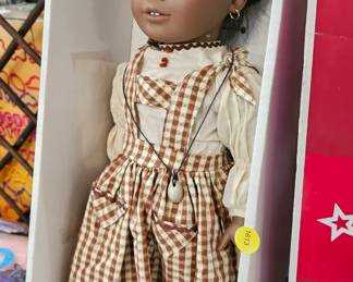 AMERICAN GIRL DOLL