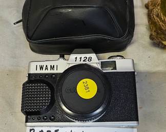VINTAGE CAMERA AND CASE