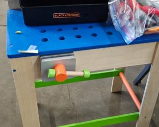 TOY TOOL BENCH