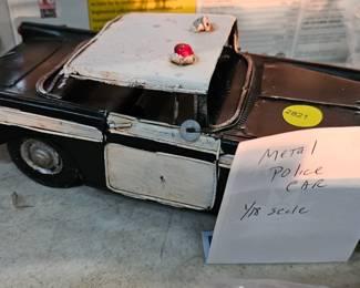 METAL POLICE CAR TOY