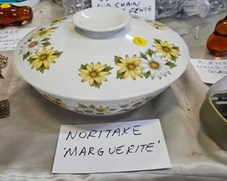 NORITAKE MARGUERITE BOWL WITH LID