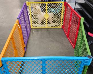 PLAY YARD FENCE