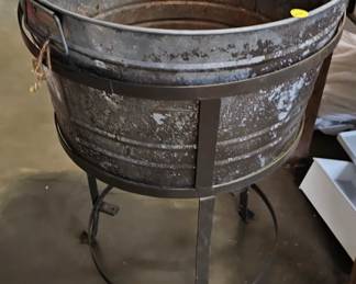 PLANT STAND AND PLANTER