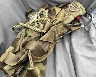 VIETNAM WAR ERA EQUIPMENT PARACHUTE HARNESS
