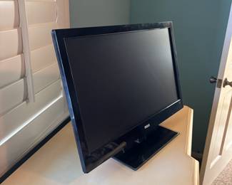 RCA LED LCD TV with DVD Combo