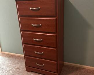 Classic Wooden 5-Drawer Chest