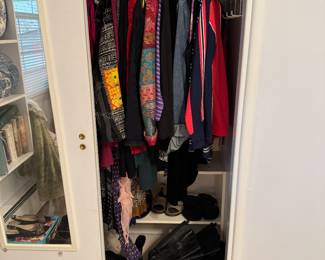 Ladies Clothing, - Chico's, Coldwater Creek, Shoes, etc 