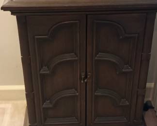 Small side cabinet 