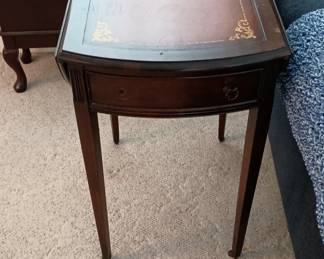 Cute vintage drop leaf table