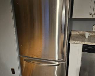 LG refrigerator