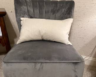Slipper chair