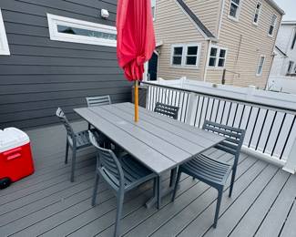 Outdoor Dining Set with Umbrella