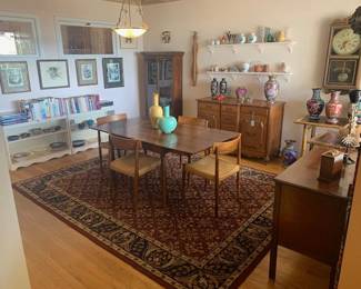 Beautiful Mid-C Brazilian rosewood dining set - table pristine, 4 chairs need some love; 9'10" x 7'8" rug