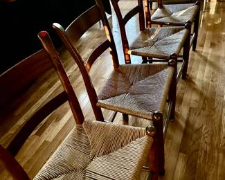 Set of 4 Early American Style Rush Seat Dining Chairs