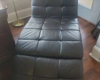 Natuzzi Chase Chestnut Color