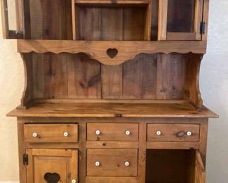 002 Sweet Kitchen Hutch