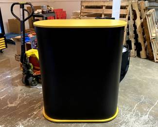 Tradeshow/ farmers market packable standing table