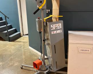 gravity filler machine. $6k new... $250!
