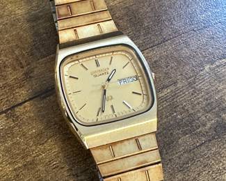 Seiko Quartz Day Date Rectangular Gold-Plated 8123-5089 AO Watch