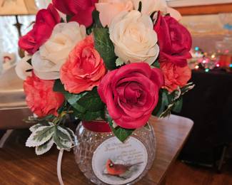 Bradford Exchange Memorial Bouquet in Vase!
