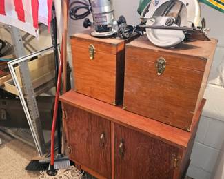Vtg Skill Saw #574 W/Wooden Case & Accessories,
Vtg Porter Cable Router Model 100-B W/Wooden Box & Accessories, Vtg Wooden 2 Door Chest!

