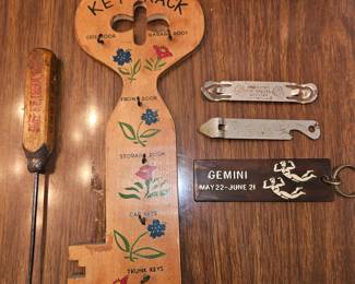 VTG Key Rack Made in Japan, VTG Dove Ice Pic, VTG Wiedemann’s Fine Beer Opener & Brewster Goebel Booster Bottle Opening, VTG Gemini KeyChain!


