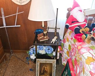 Vtg Lamp Table!