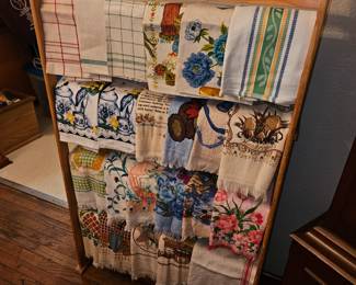 Parisian MCM Prints Prints Linen Tea Towels, Vtg MCM Linen Tea Towel W/Turquoise & Blue Flowers,
William Sonoma Striped Hand Towels, Etc!
