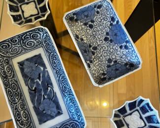 Set of 4 Chinese small trays Imari 2 rectangular 2 square $100 aprx 2lb