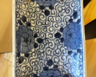 Set of 4 Chinese small trays Imari 2 rectangular 2 square $100 aprx 2lb