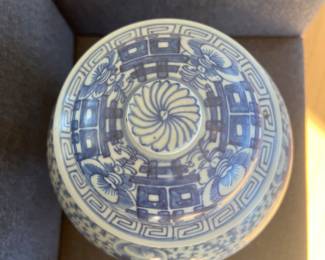 Antique Chinese blue and white porcelain temple jar with lid floral motive 19 century 18 inches high $1000 Aprox 20lb