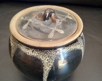 Brown Drip Art Pottery Jar with Lid
5 X 5.5 inch- 5lb-$65