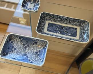 Set of 4 Chinese small trays Imari 2 rectangular 2 square $100 aprx 2lb