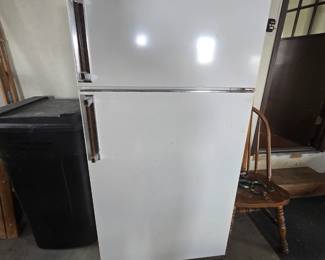 For storage only. Fridge dosent work. 