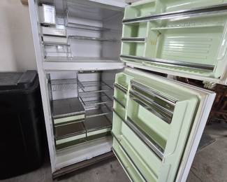 For storage only. FRIDGE DOSENT WORK